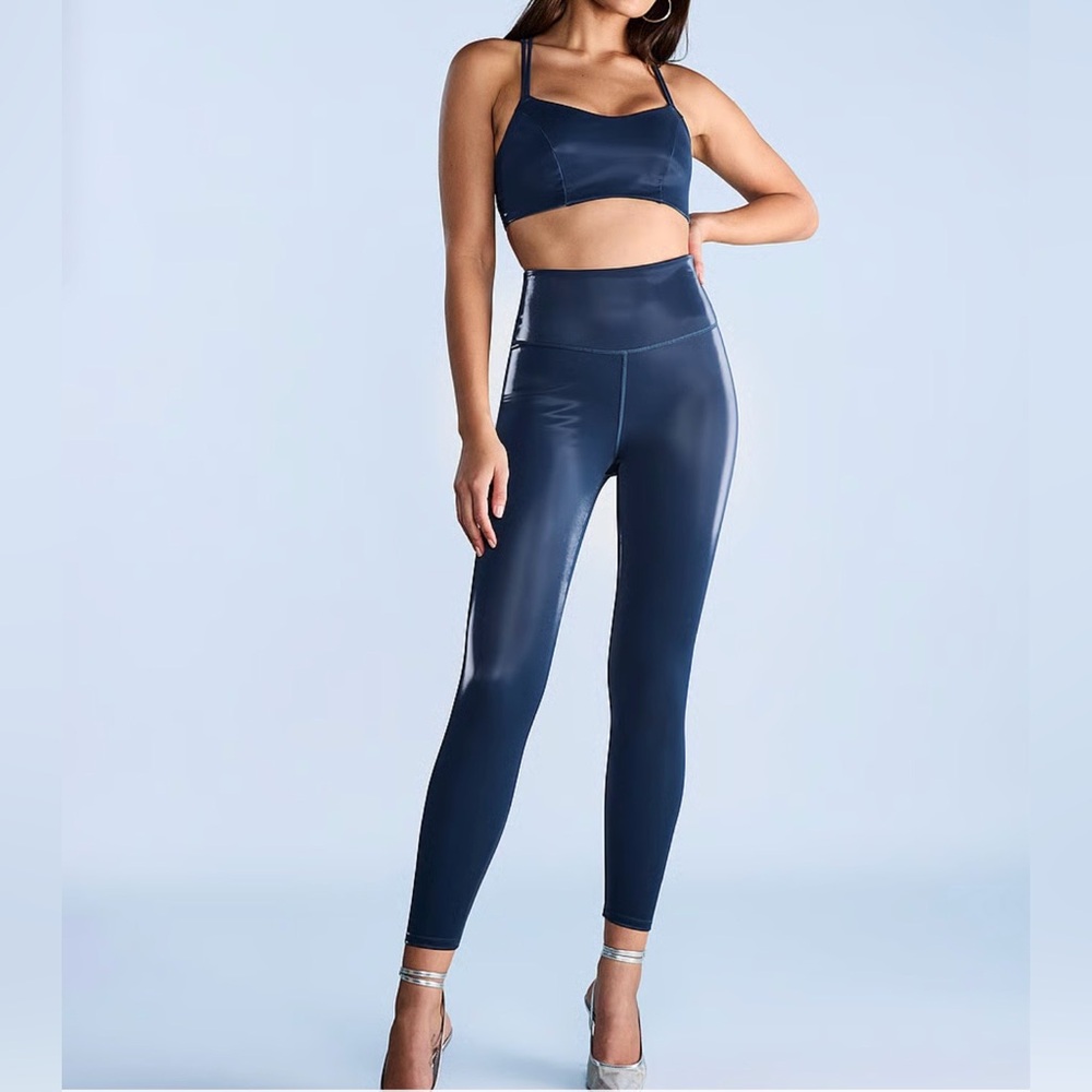 Victoria Secret VSX Elevate Liquid Shine Strappy-Back Sports Bra Tights Set